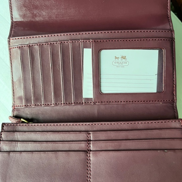 Coach purse and matching wallet - Picture 13 of 15